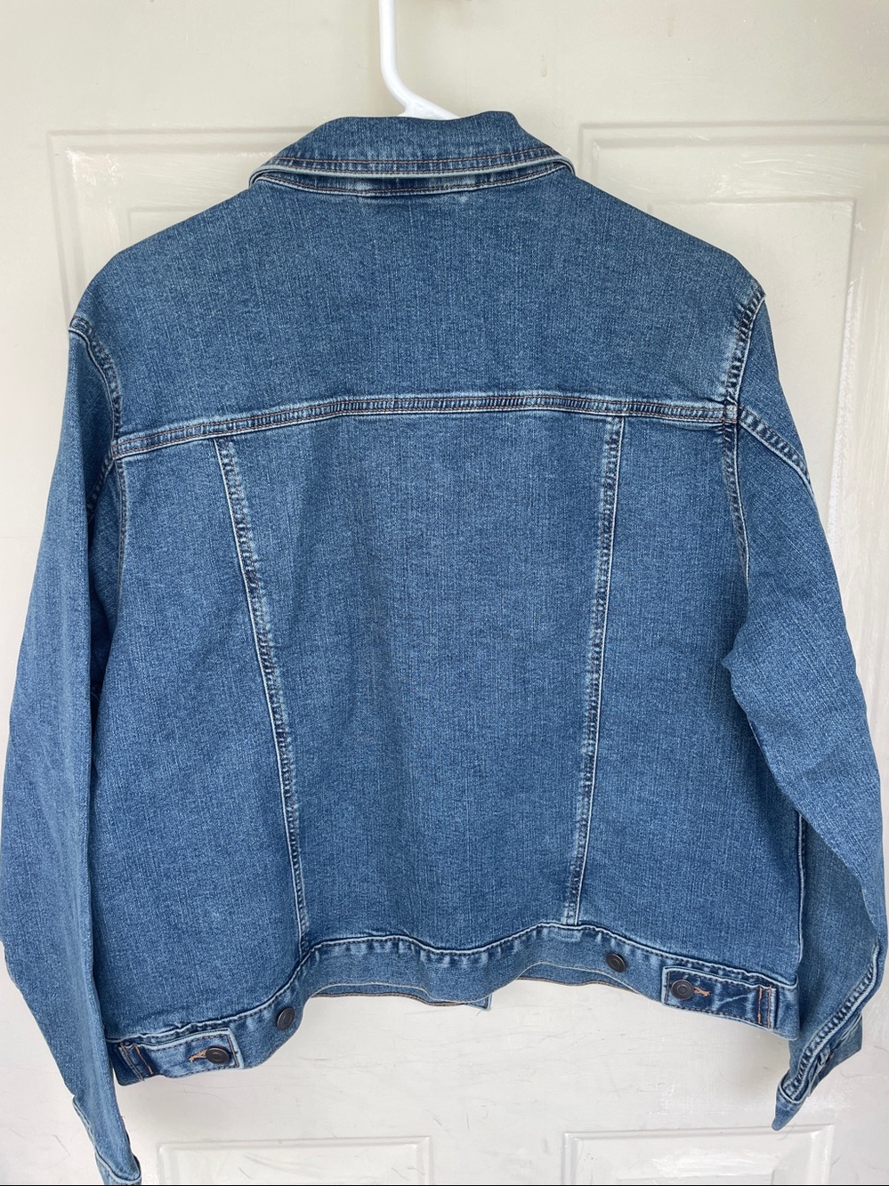 Time and Tru Medium Blue Denim Trucker Jacket - Picture 4 of 4